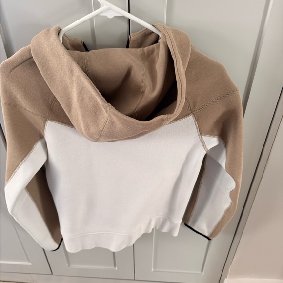 Nike Tech Kids M Tan and White Outfit (Hoodie and Pants) - Picture 2 of 4
